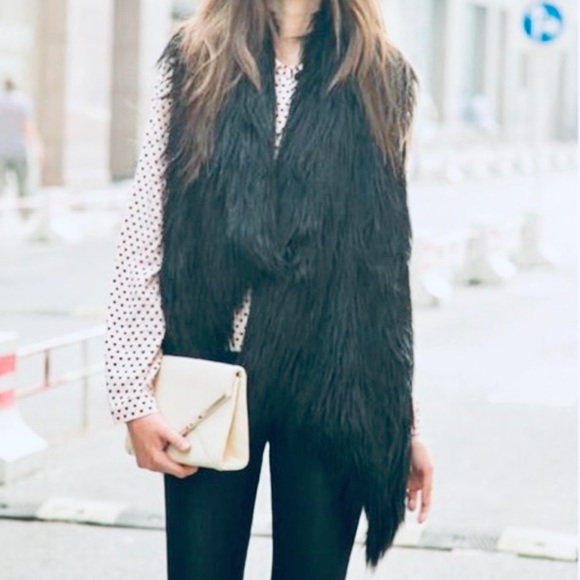 Black gorgeous faux fur Sherpa vest - Picture 5 of 8